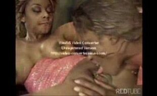 miniatura do filme Lesbicas gostosas se chupando no palco com stripers lesbicas e dando uma boa foda