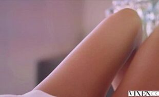 imagem de miniatura referente a previa do filmeInterracial morena peituda fazendo sexo anal com o negão bem dotado no video porno